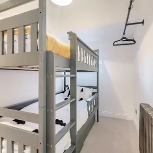 https://stoney-nook-cottage.yorkshirehotels.net