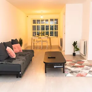 https://leeds-lodge.yorkshirehotels.net